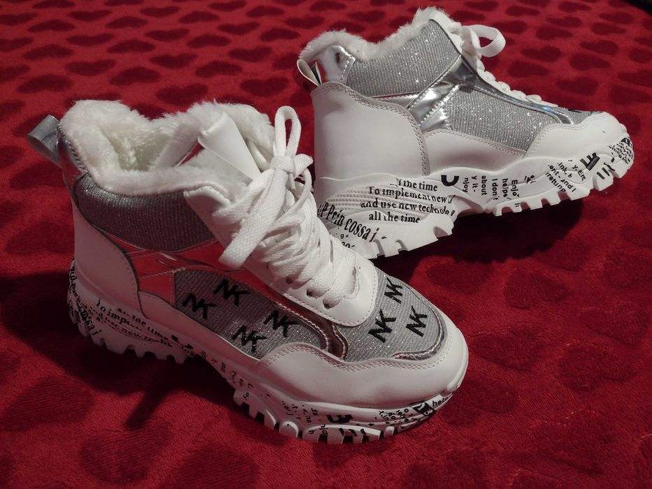 Нови дамски зимни боти