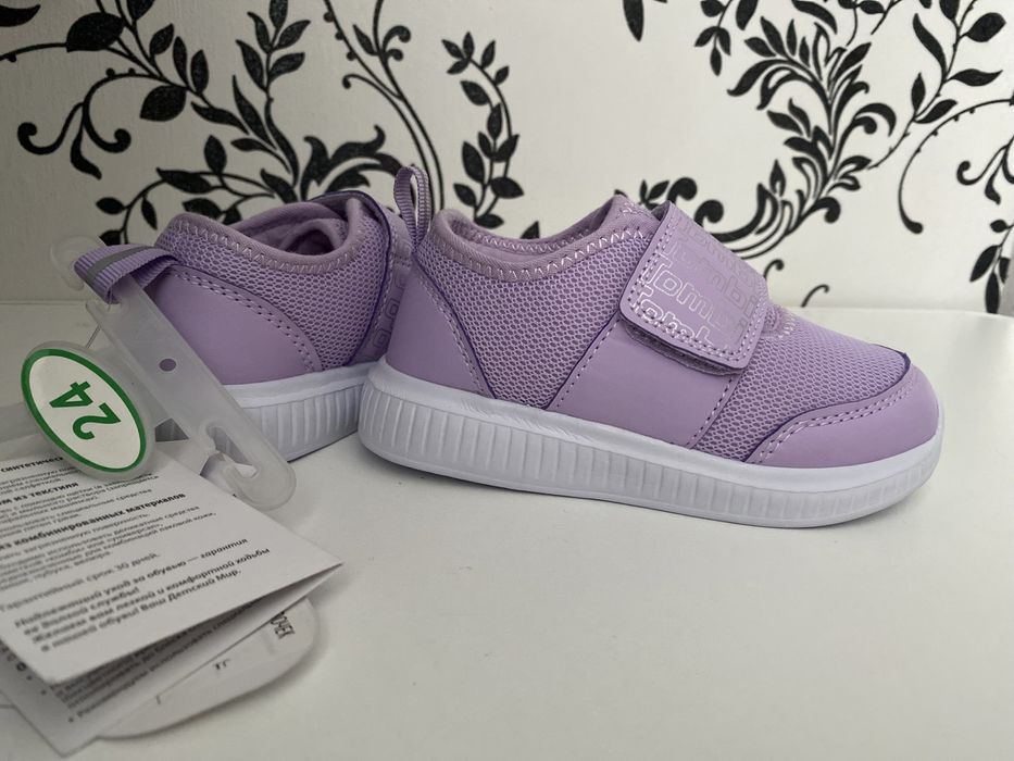 Продам кроссовки Tombi