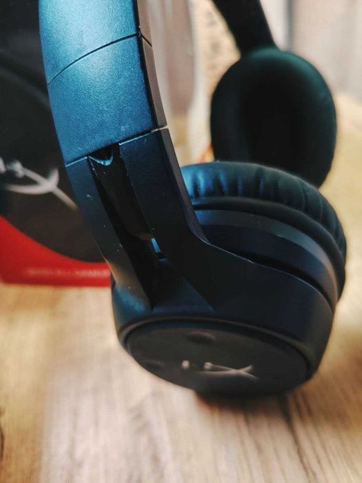 Продам беспроводные наушники HyperX Cloud Flight S