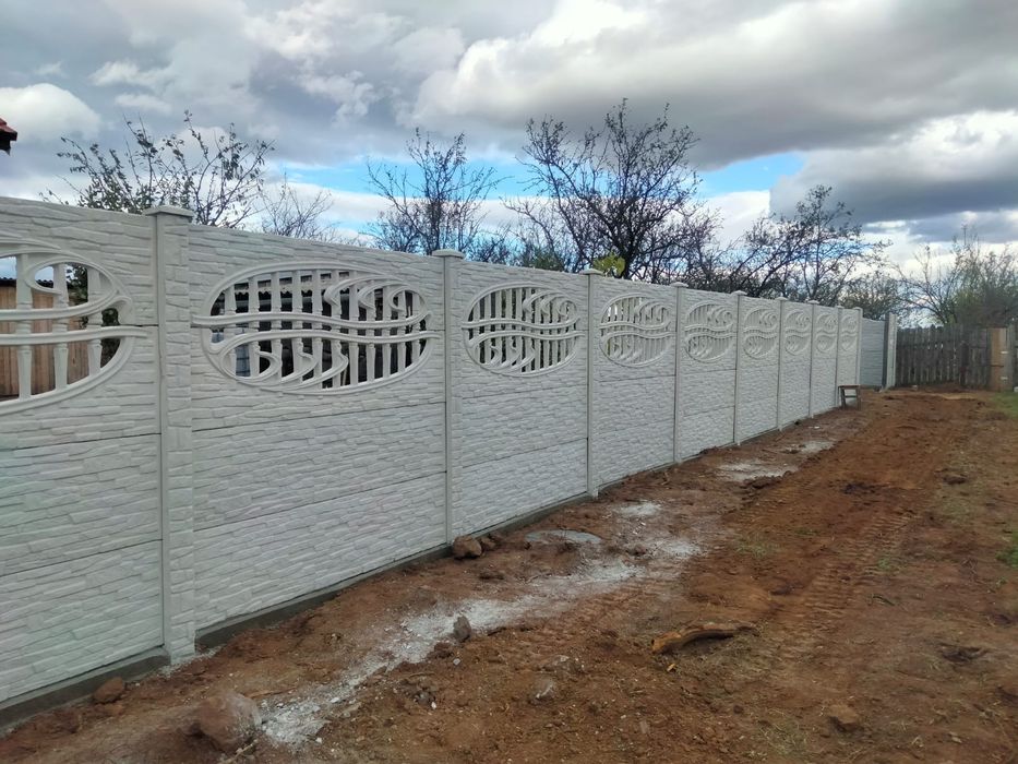 Gard din placi de beton