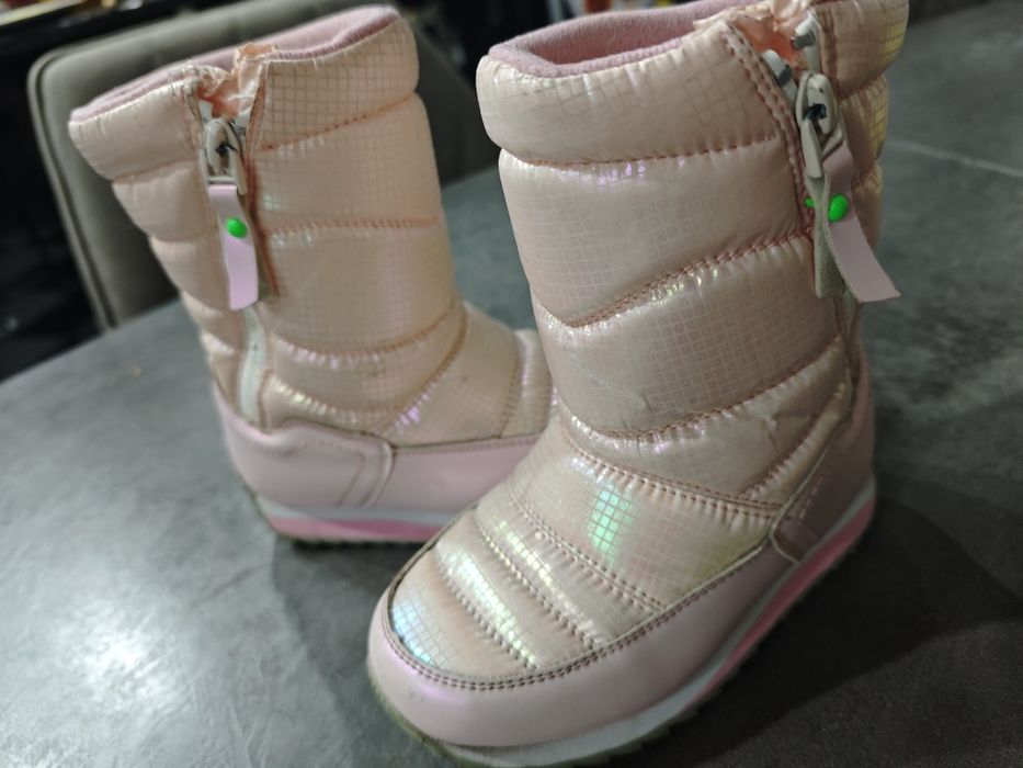 Продам зимние сапоги для девочки 28 размер