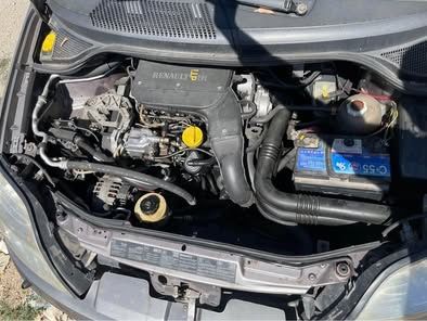 Рено Меган 1.9 дизел НА ЧАСТИ два работещи двигателя