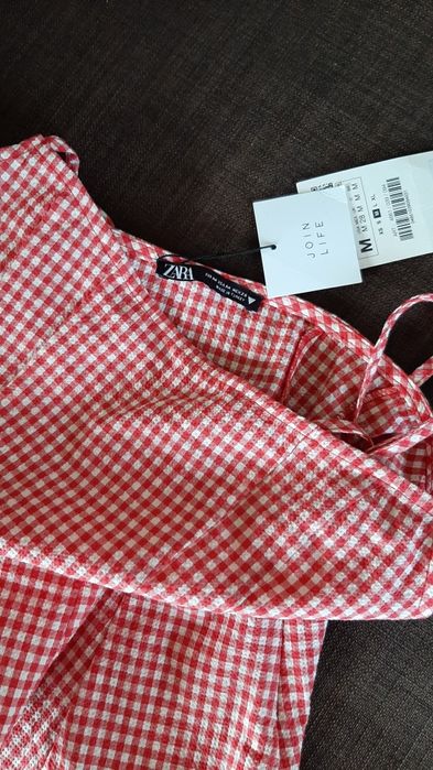 Дамски топ, с връзващи се презрамки!