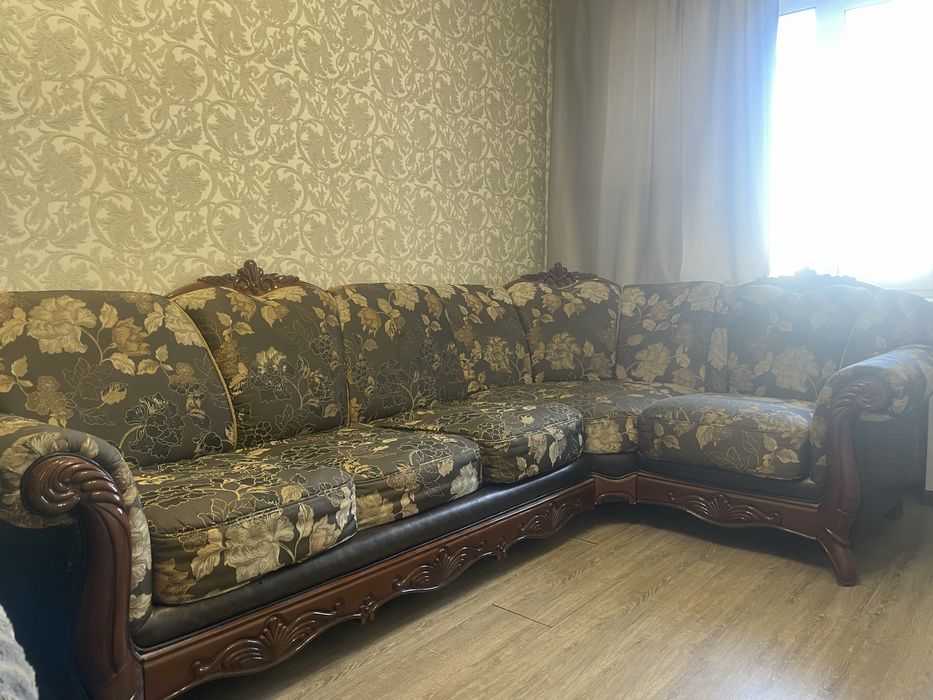 Продам раритетный диван , раскладной