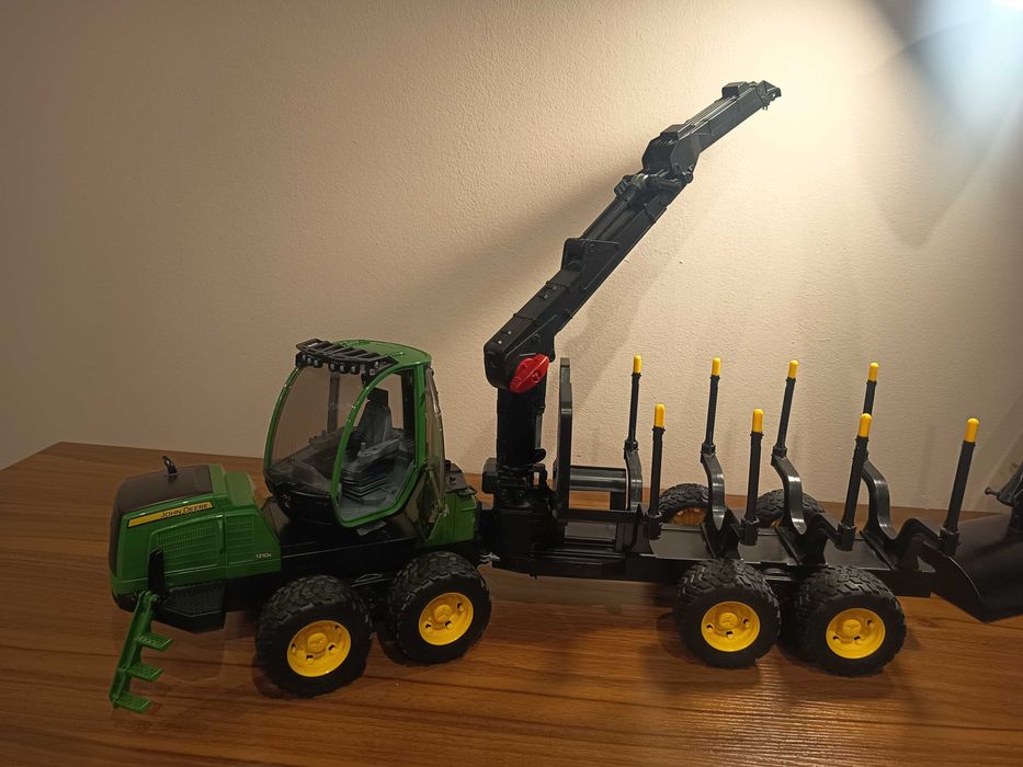 John Deere 1210E горска техника