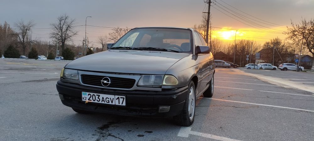 Opel Astra 1.8 автомат