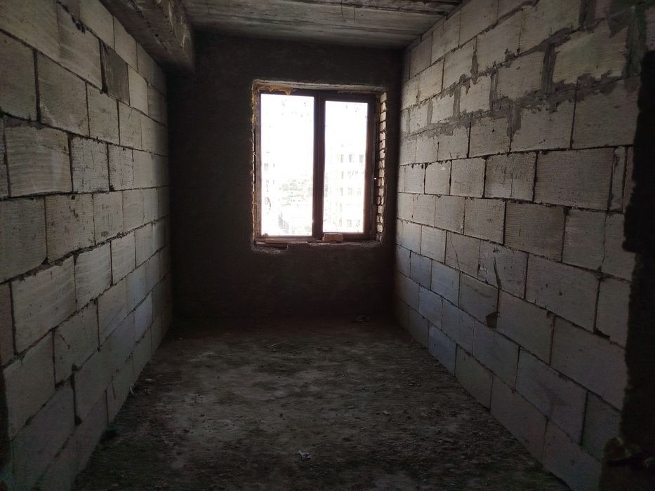 Samarqand shahridagi yangi qurilgan uy sotiladi.