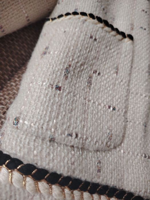 Пальто на девочку новое