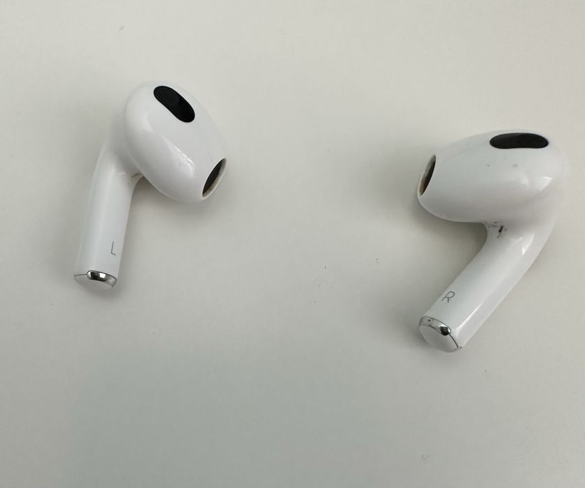 AirPods 3rg gen  magsafe