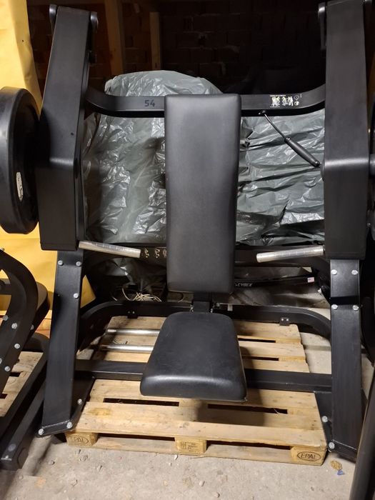 Фитнес уреди Technogym pure strength