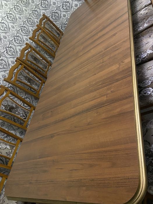 Продается стул для гостиной зала