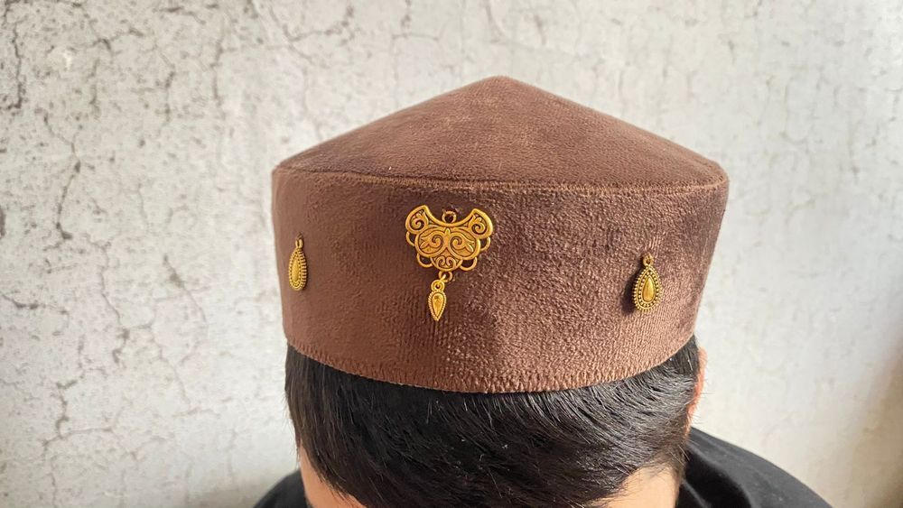 Қазақ бас киімі әшекейленген