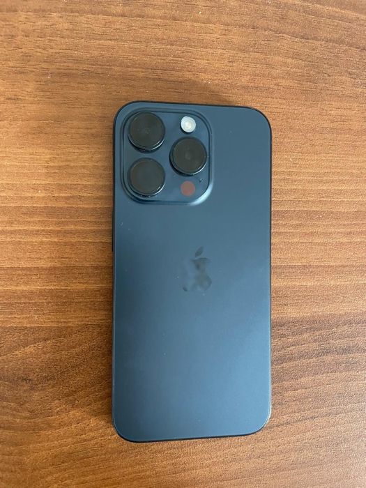 Айфон 15 про.
