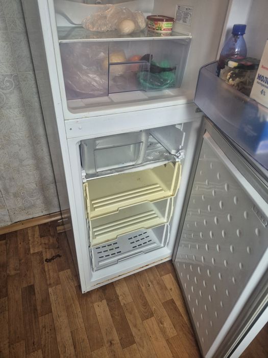 Холодильник в рабочим состаянии