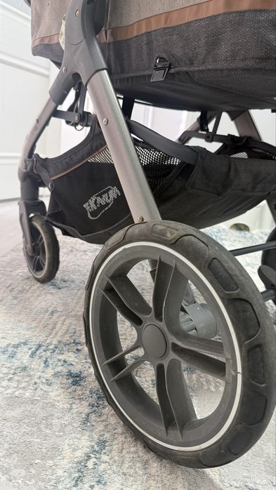 Продам коляску за 10.000