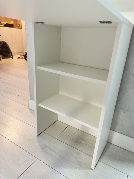 Продам маникюрный стол