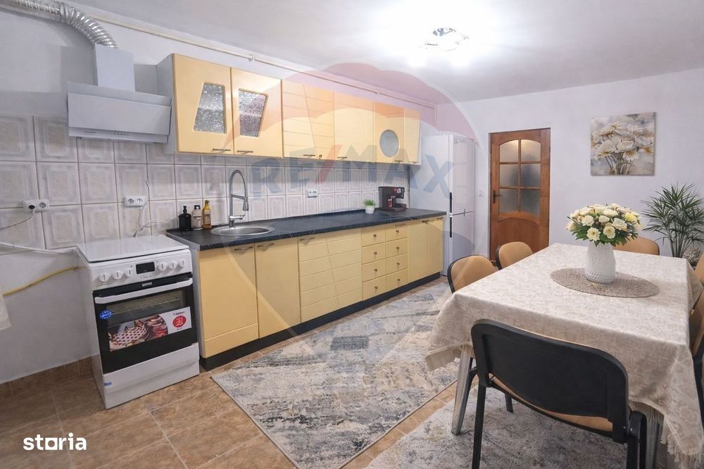Apartament 3 camere de închiriat — fotografia 1