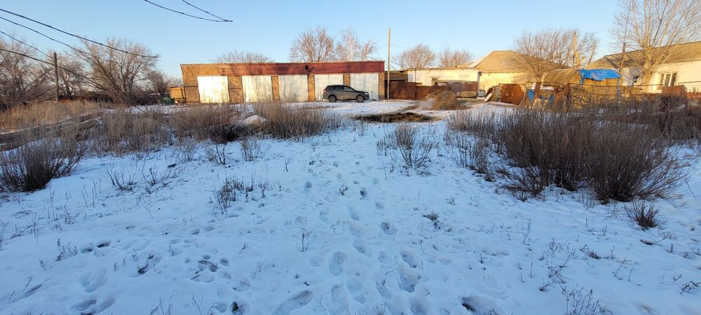 Продаётся территория с гаражами