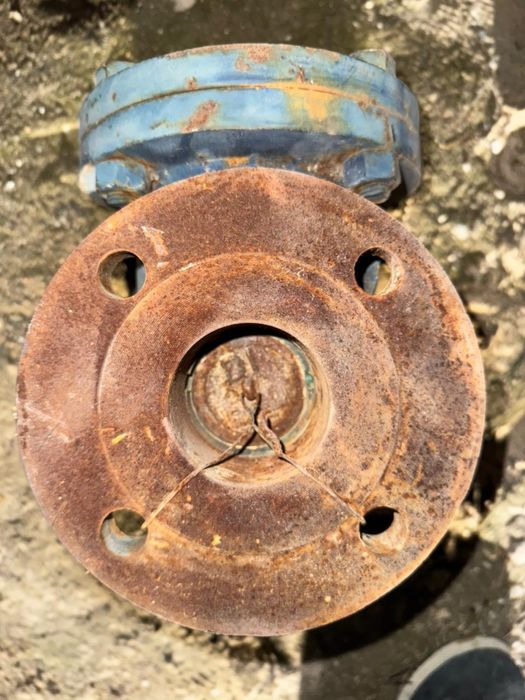 Продам краны задвижки для труб