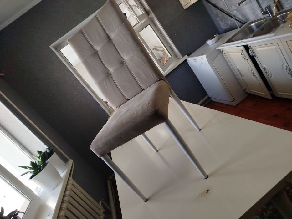 Стол для Кухней.