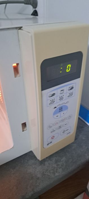 Vind cuptor cu microunde Samsung