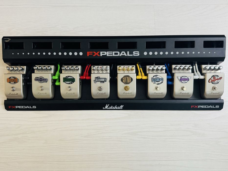 КОЛЕКЦИОНЕРСКА! Педалера с ефекти за китара Marshall PB-8!