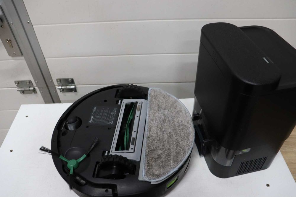 iRobot Roomba 105 Combo + AutoEmpty Dock - Автоматично изпразване до 75 дни, Прахосмукачка + Избърсване, Clearview LiDAR, 7000Pa,120 минути,SmartScrub