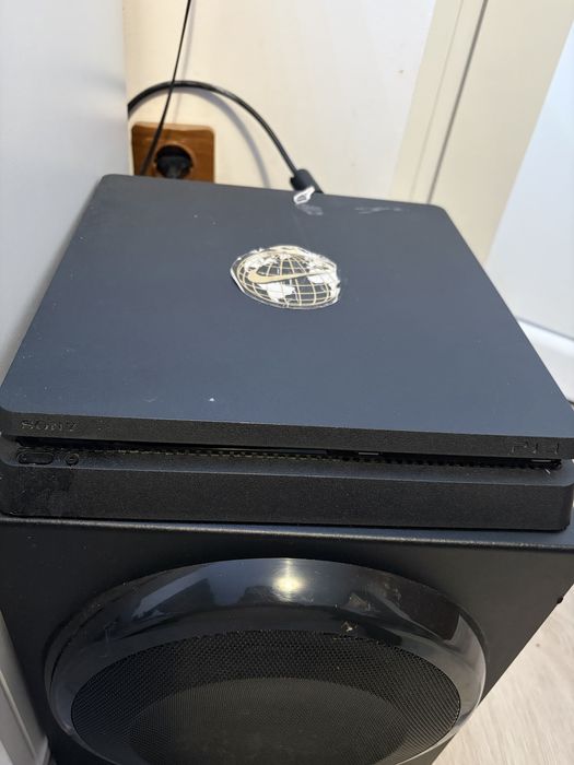 Vand playstation 4 + jocurii