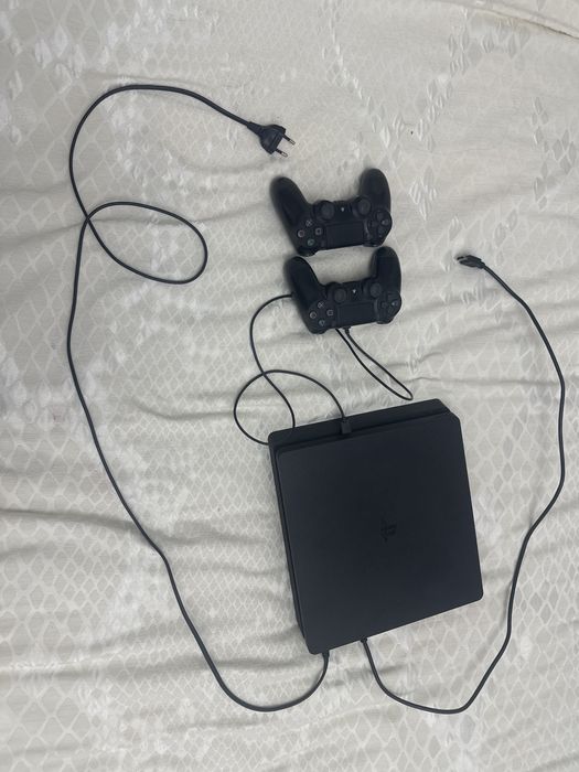 Playstation 4 slim