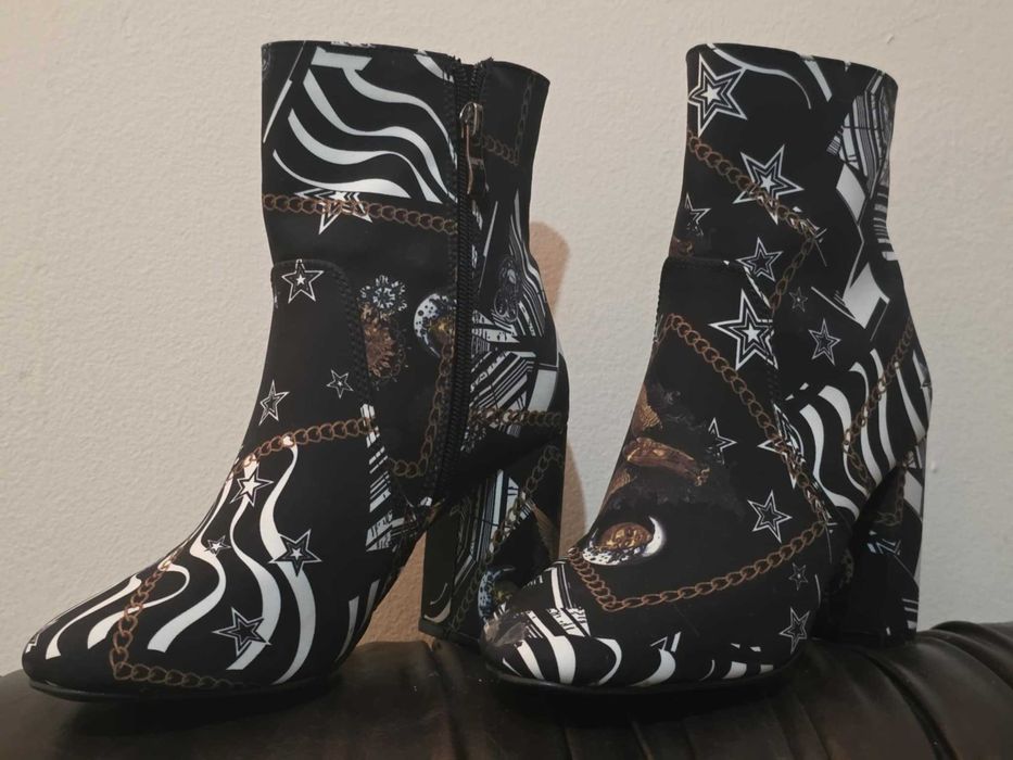 Уникални арт боти на ток – нови, неносени (№36)