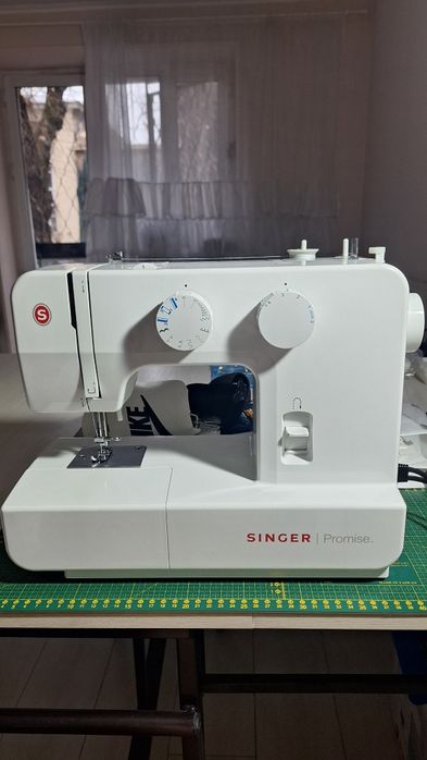 Швейная машинка  Singer Promise