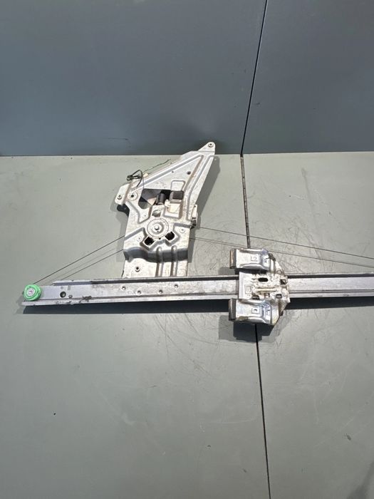 Macara geam dreapta față electrică A9067200146RH Mercedes-Benz