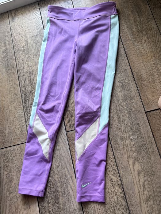 Детски клин Nike в лилаво Dry fit M 146 cm