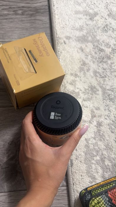 Продам яндекс станцию Алиса