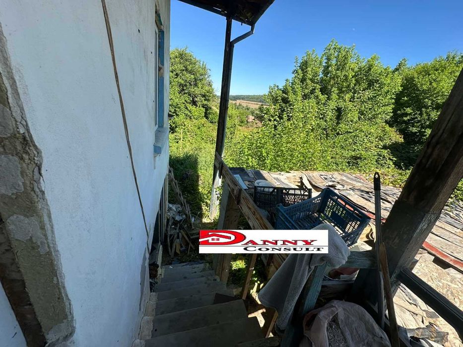 Къща с 1700 кв.м. двор в с. Мусина, обл. Велико Търново