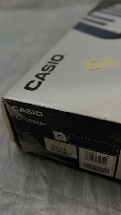 Продается синтезатор