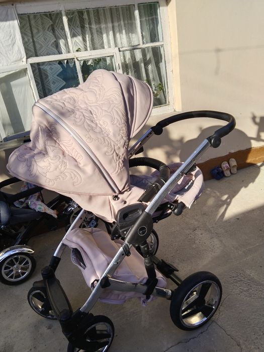 Продам коляску 2  в 1