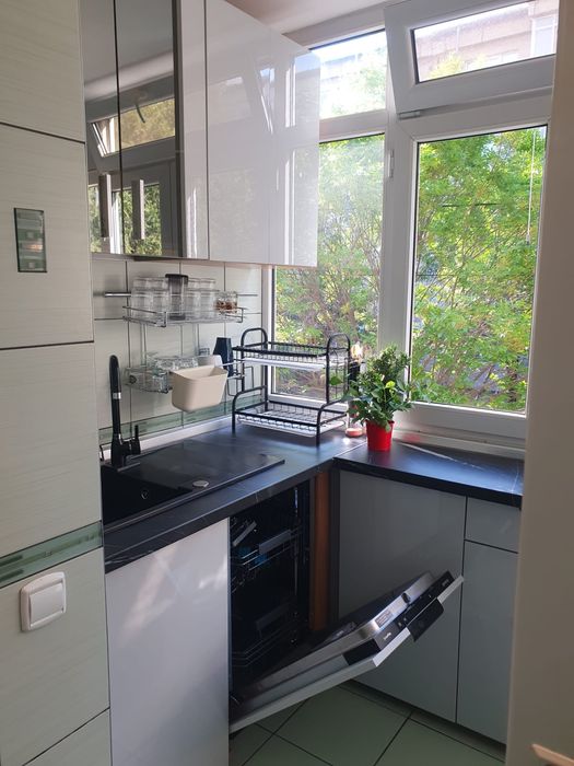 Vând apartament cu 3 camere decomandat Valea Roșie