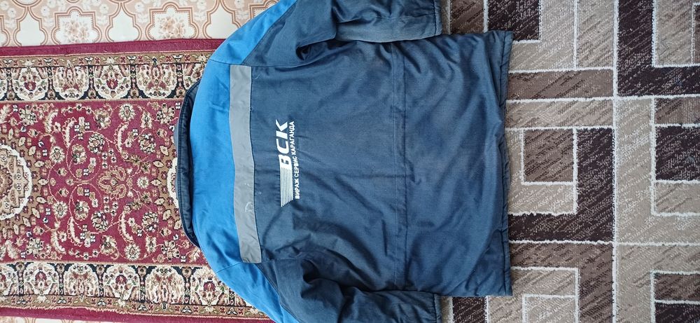 Бушлат без штанов.