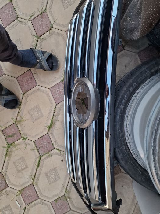 Решетка тойота ленд крузер 200.