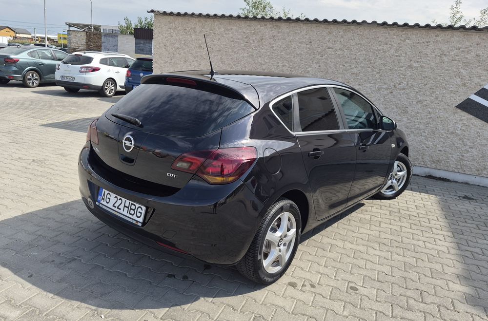 OPEL Astra 2011 — imagine 5