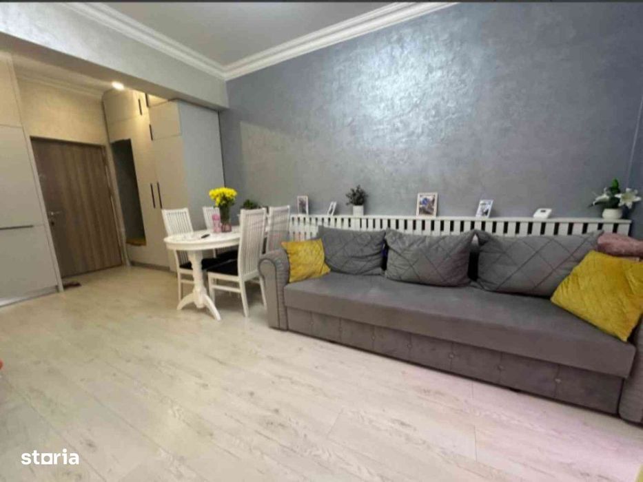 Proprietar vând apartament în Obcini — fotografia 1