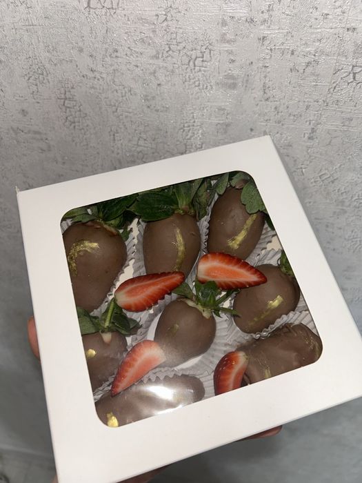 Клубника и банан в шоколаде