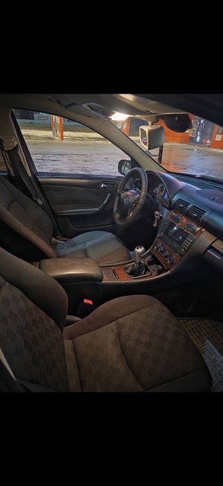 Mercedes C200 продавам