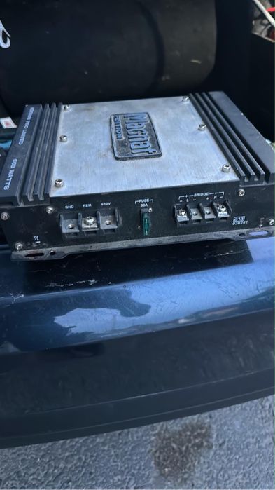 Vand Subwoofer si Statie