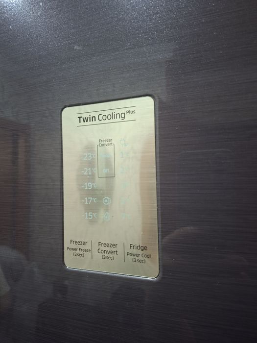 Холодильник 300 000тг