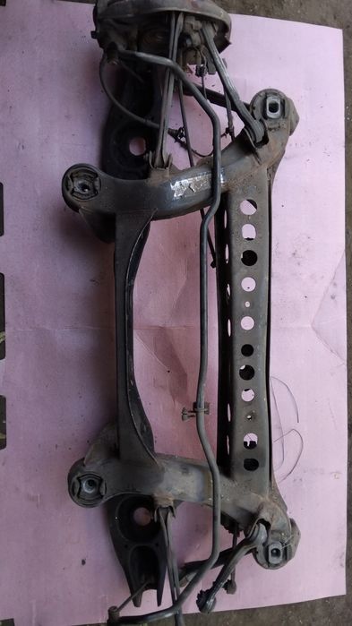 Балка подвеска задние