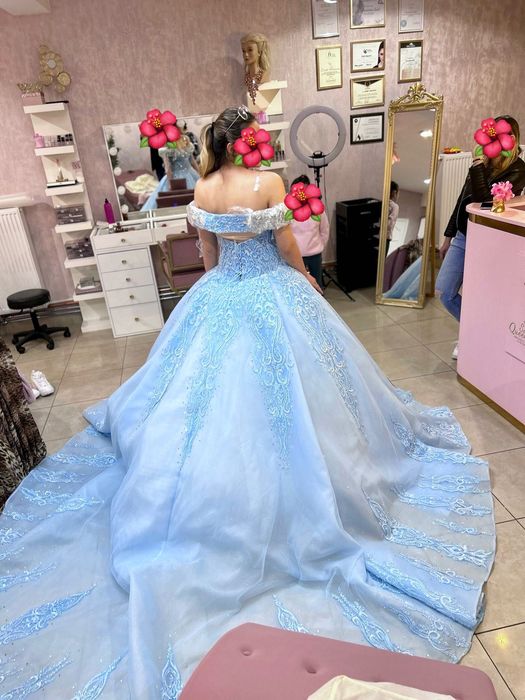 Синя бална рокля тип пепеляшка