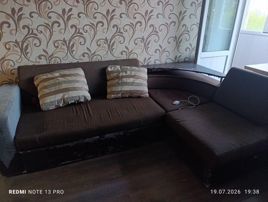 Продаю диван в хорошем состоянии!