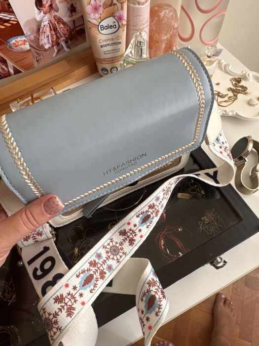 Малка дамска чанта в синьо и кафяво